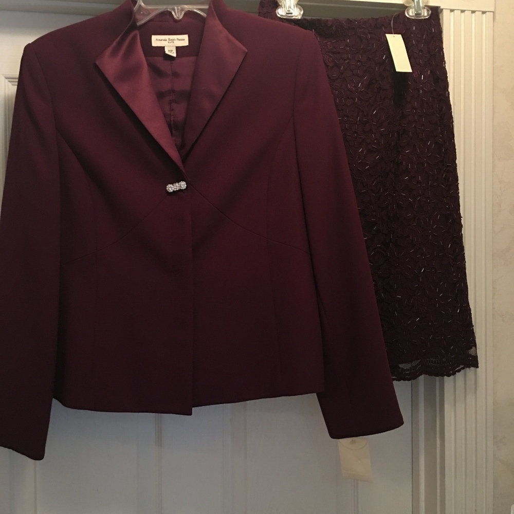 Elegant Amanda Smith Maroon Suit